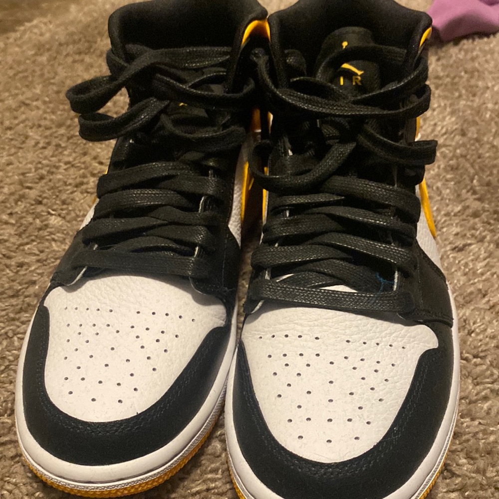 Jordan 1 Mid Laser Orange Black (Women's) - Picture 1 of 5